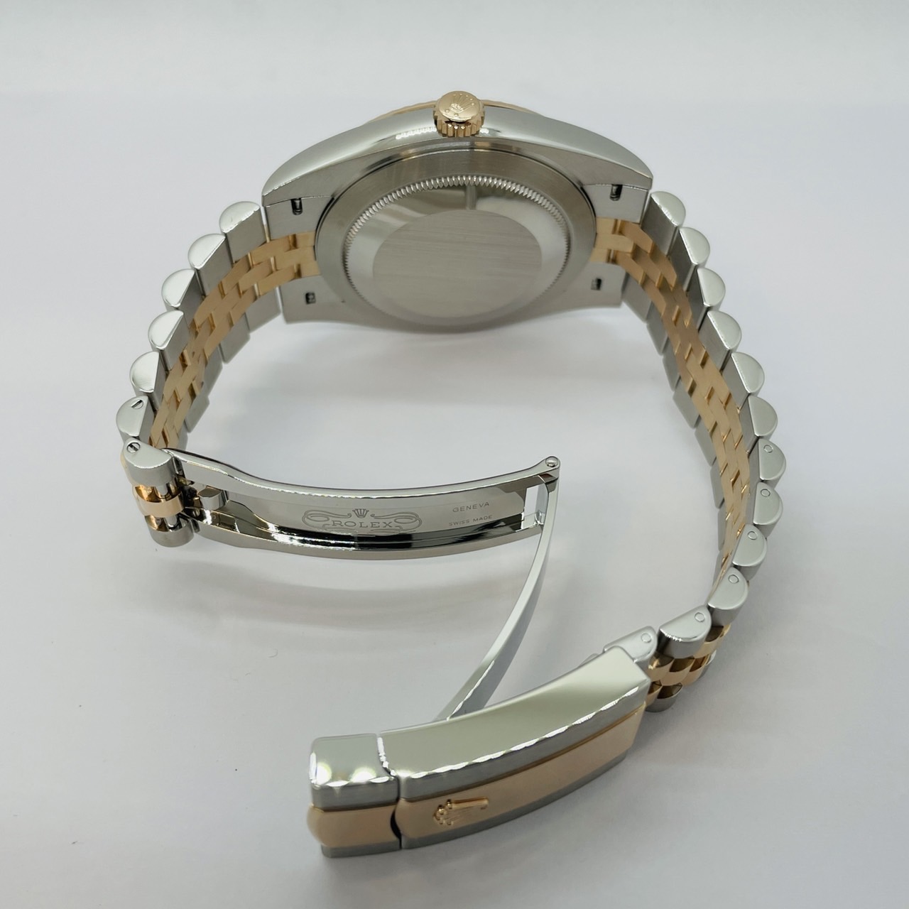 ロレックス デイトジャスト 126331 シルバーフルーテッドモチーフ