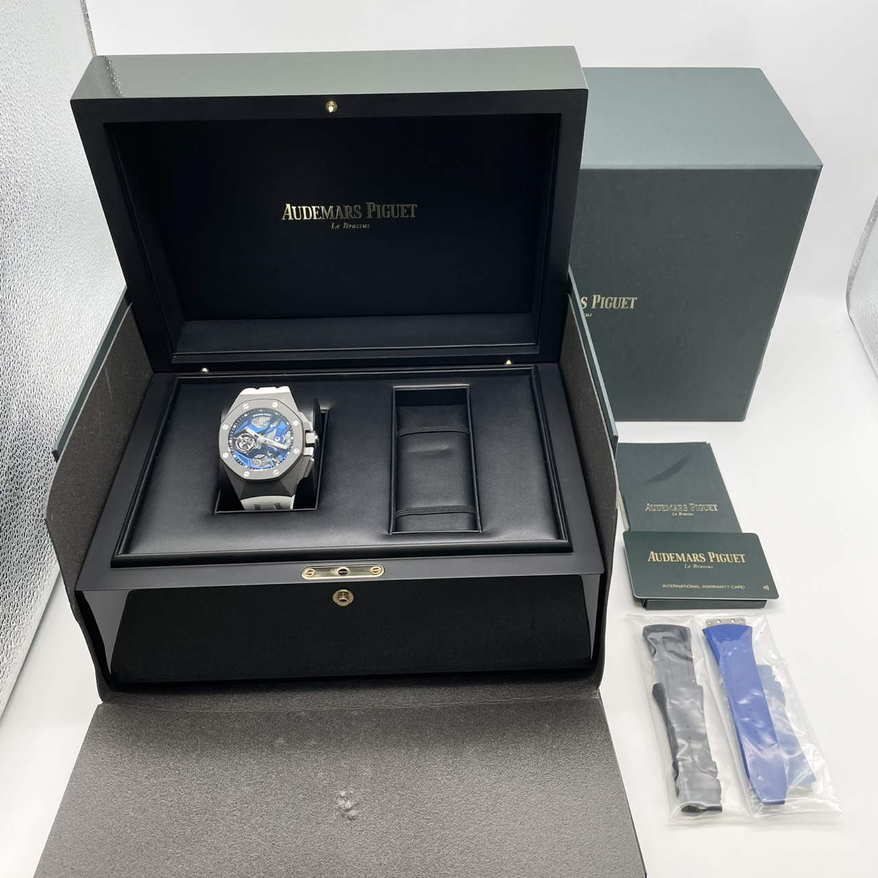 【唯一無二のデザイン】オーデマピゲ ロイヤルオーク コンセプト トゥールビヨン GMT 26589IO.OO.D030CA.01 ブルー チタン 44mm