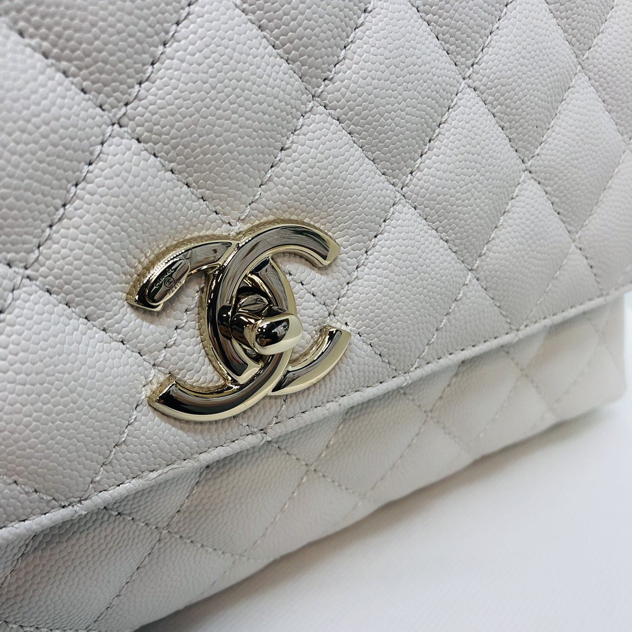 シャネル ココハンドル トップハンドル フラップ バッグ