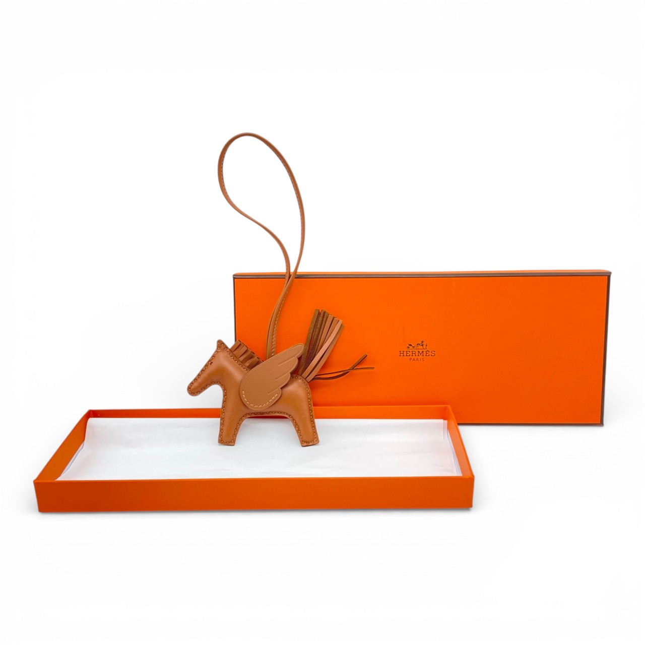 【ゆー】HERMES エルメス ペガサスチャームPM エルメス ペガサスチャーム PM エトゥープ ソーエトゥープ W刻印