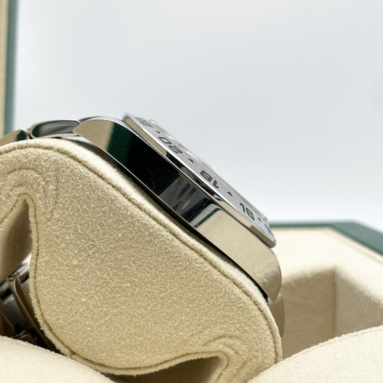 ロレックス エクスプローラーII 216570 ブラック  42mm