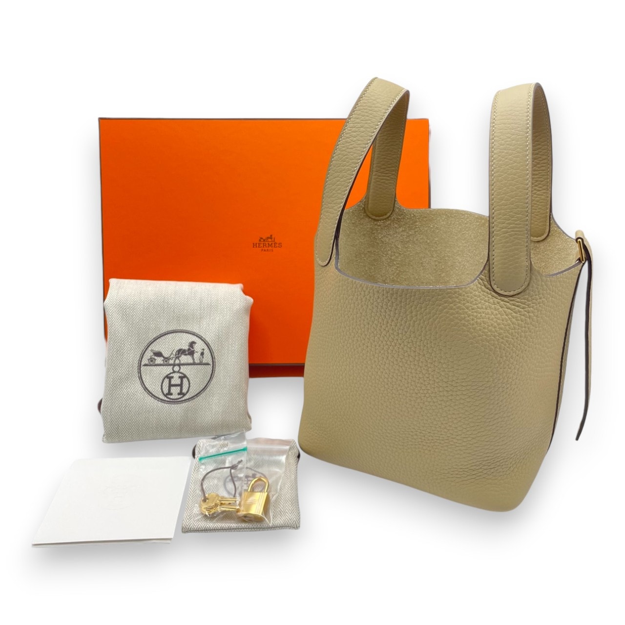 HERMES ピコタンロックPM トレンチ ×ゴールド金具 K(2025年)刻印 HERMES ピコタンロックPM トレンチ ×ゴールド金具 K(2025年)刻印
