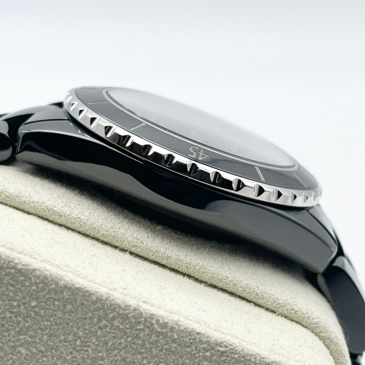 シャネル J12 H5702 ブラックセラミック 38mm