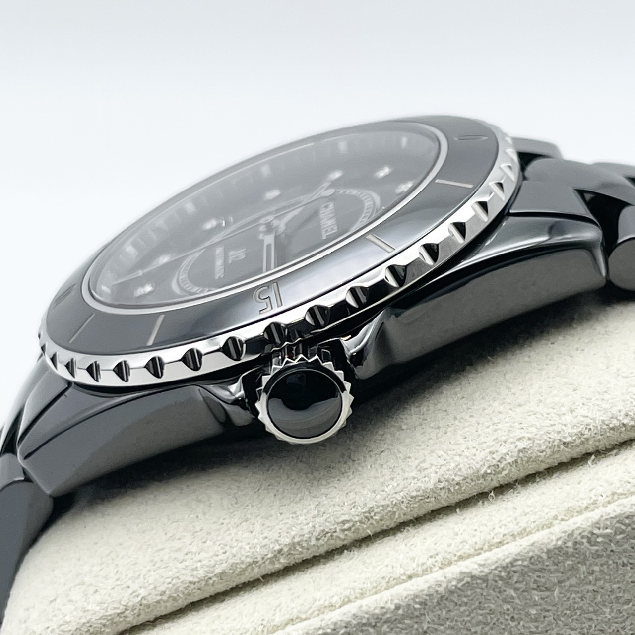 シャネル J12 H5702 ブラックセラミック 38mm
