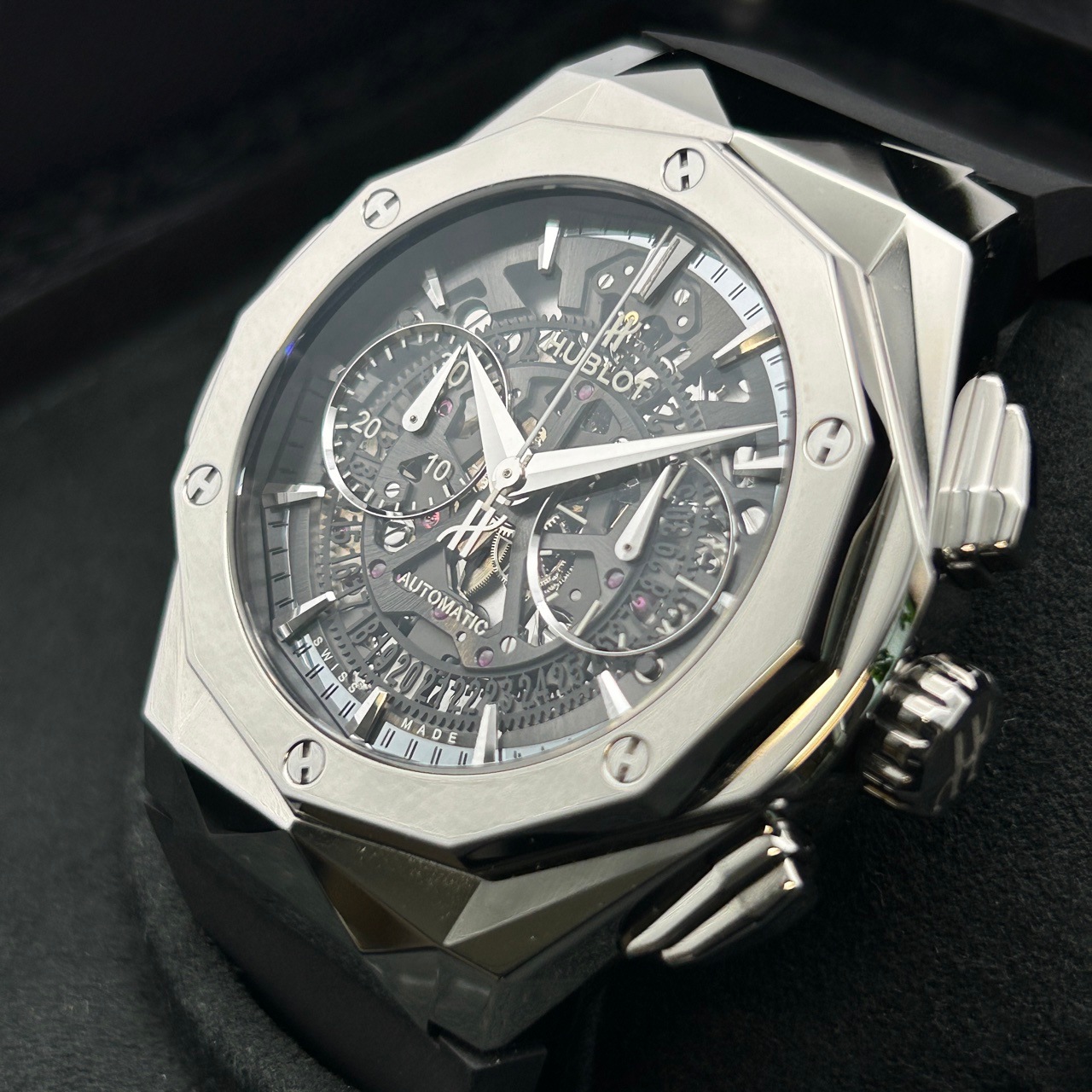 ウブロ クラシック アエロフュージョン 525.NX.0127.LR.JORL19 チタニウム ブラック