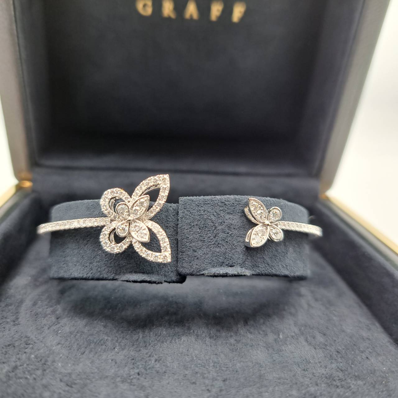 グラフ マルチバタフライシルエットダイヤモンド　