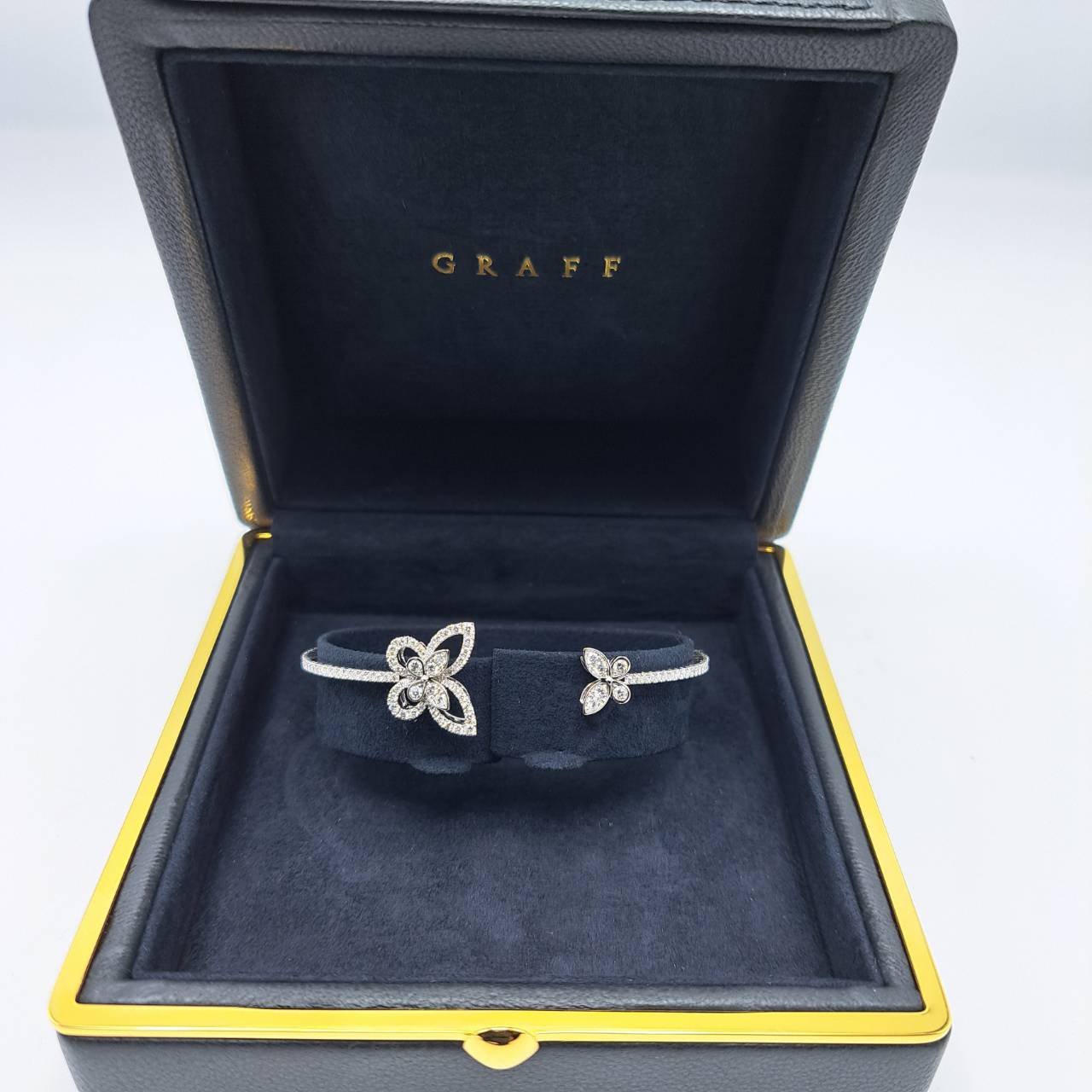 グラフ マルチバタフライシルエットダイヤモンド　