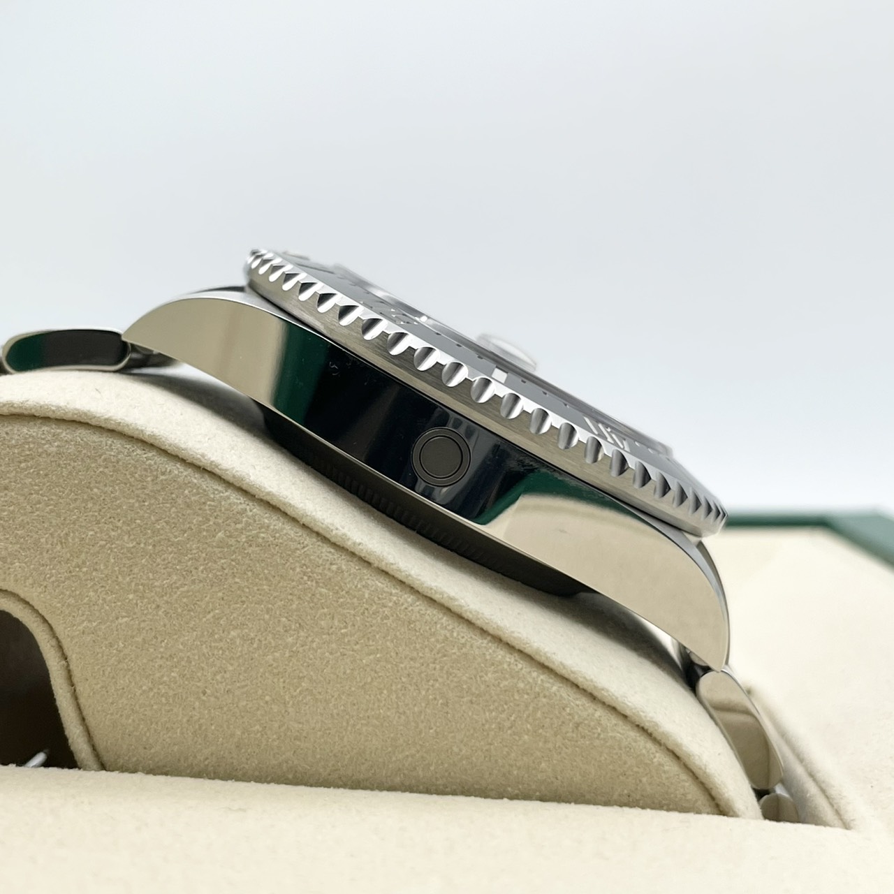 【保証書日付2026年1月！】 ロレックス シードゥエラー 126600 ブラック 43mm