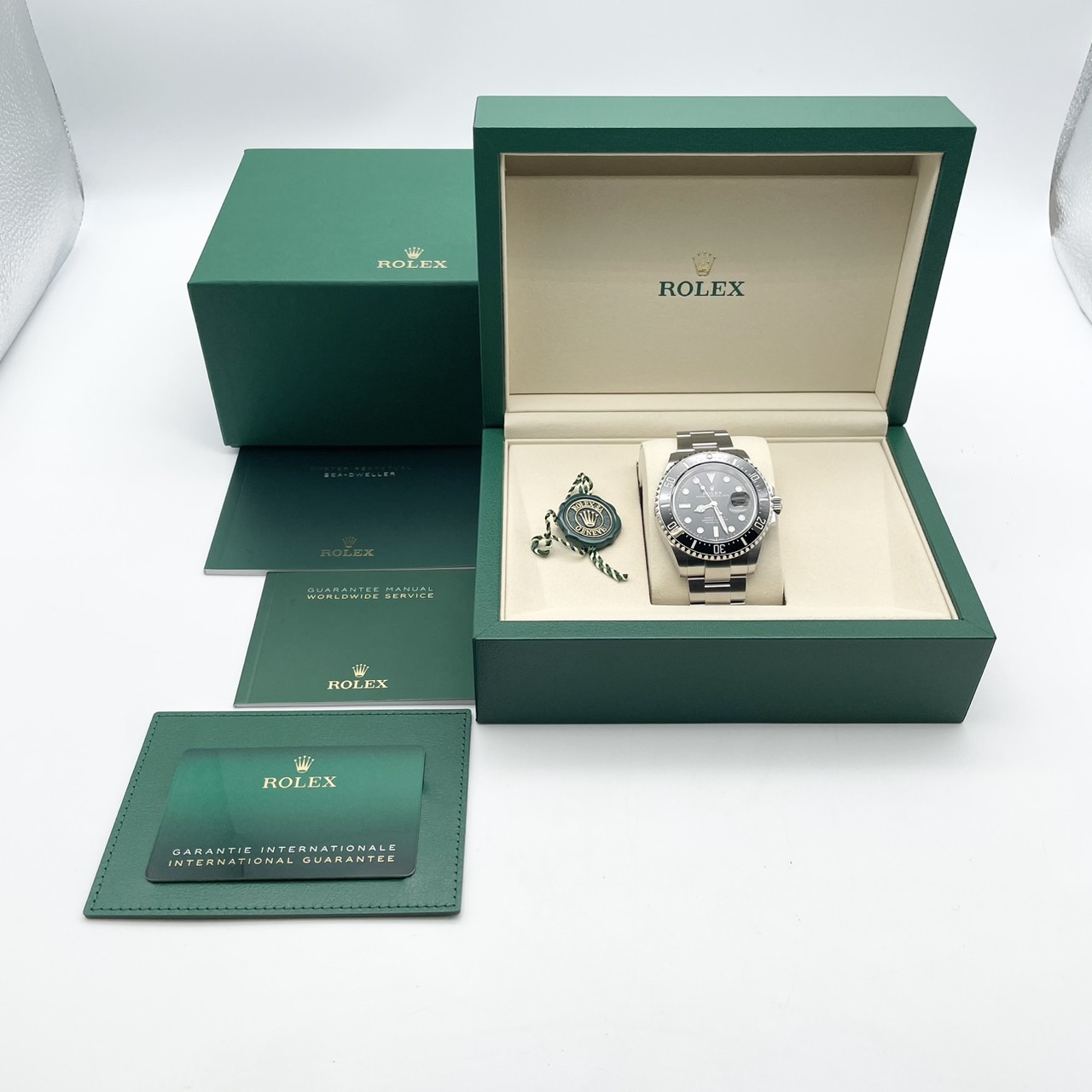 保証書日付2026年1月！】 ロレックス シードゥエラー 126600 ブラック