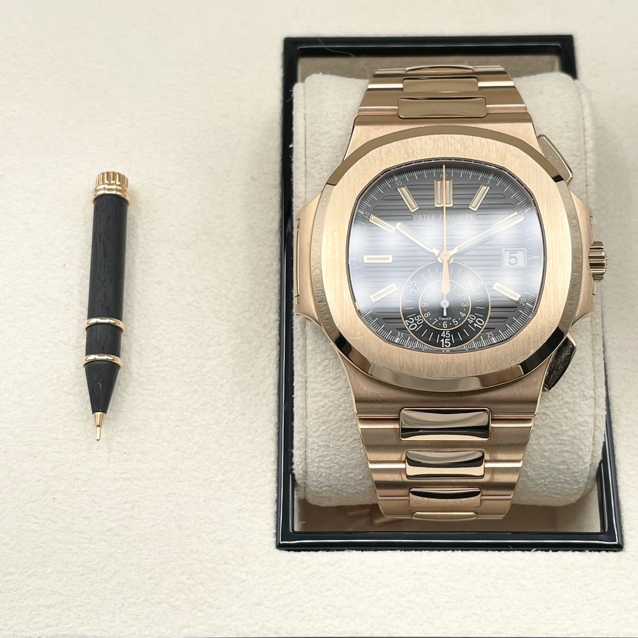 パテックフィリップ ノーチラス クロノグラフ 5980/1R-001 ブラック・グラデーション 40.5mm