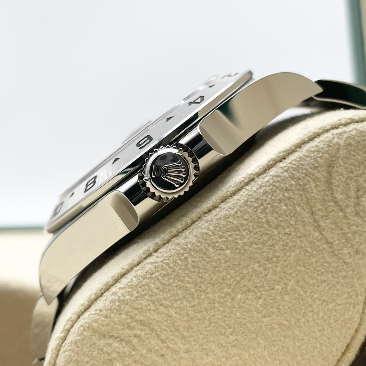 ロレックス エクスプローラーII 226570 ブラック  42mm