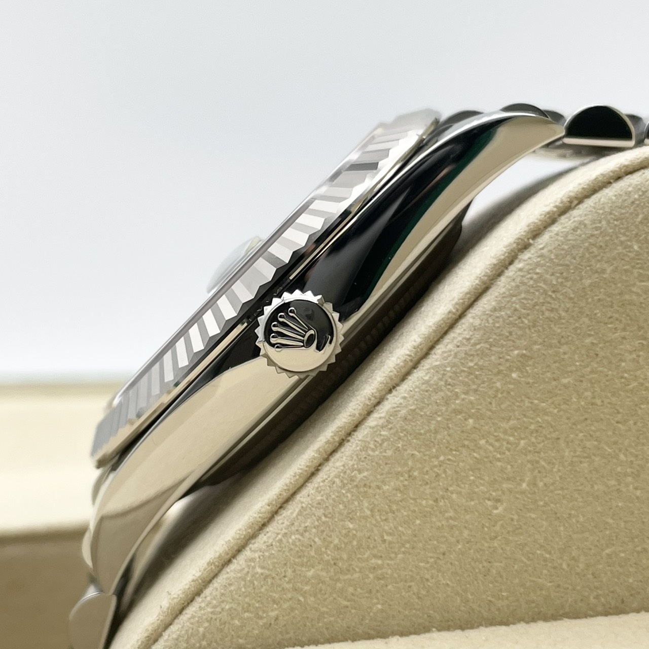 【保証書日付2026年2月！】 ロレックス デイトジャスト 126334 ミントグリーン ジュビリーブレス 41mm