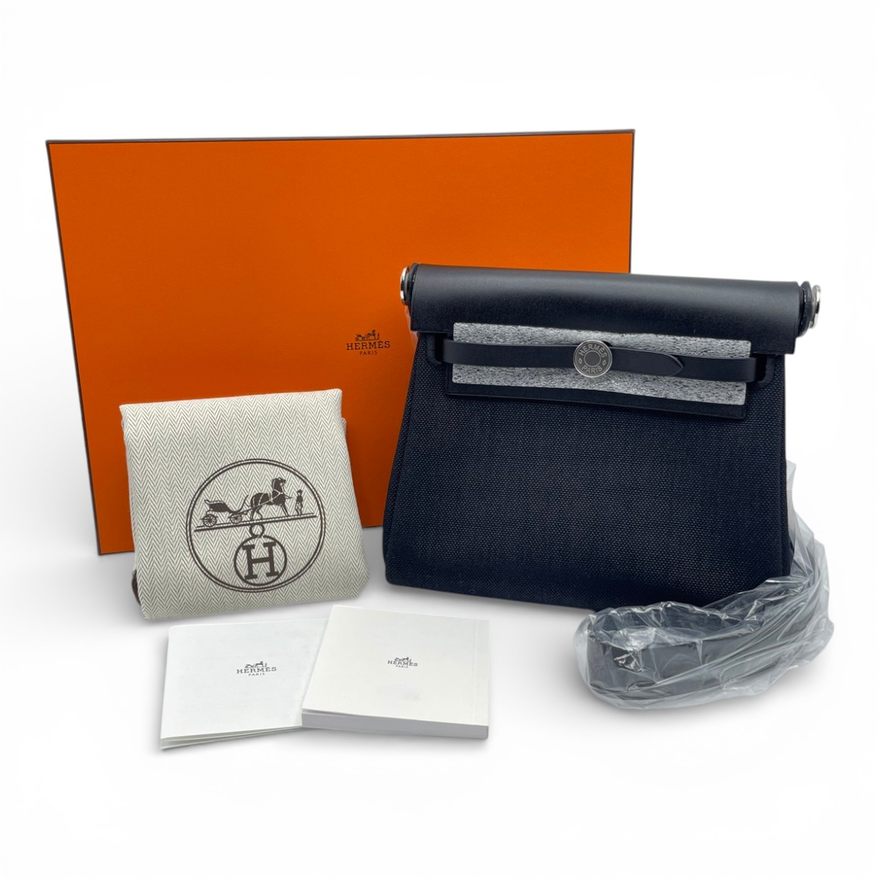 エルメス エールバッグ ジップ ミニ 20 ノワール トワルミリタリー/ヴァッシュハンター シルバー金具 K刻印