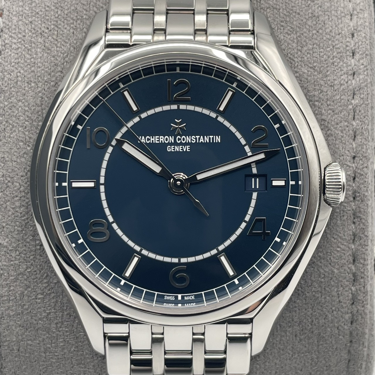 ヴァシュロンコンスタンタン フィフティーシックス ブルー ステンレススチール 4600E/110A-B487 40mm