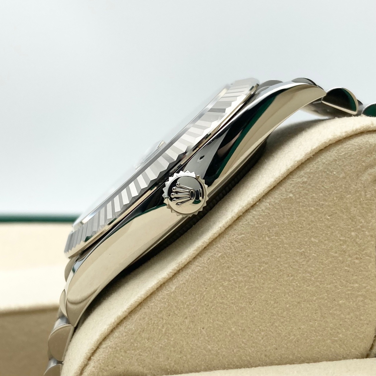 ロレックス デイトジャスト 126334 ブライトブルー ジュビリーブレスレット 41mm