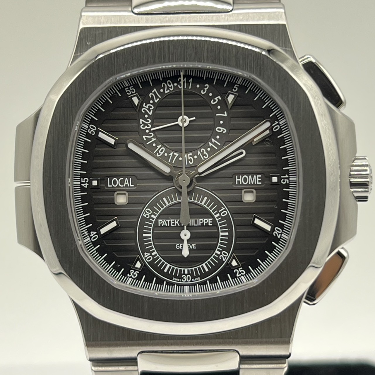 パテックフィリップ　ノーチラス　トラベルタイム クロノグラフ  5990/1A-001 ブラックグラデーション 44mm