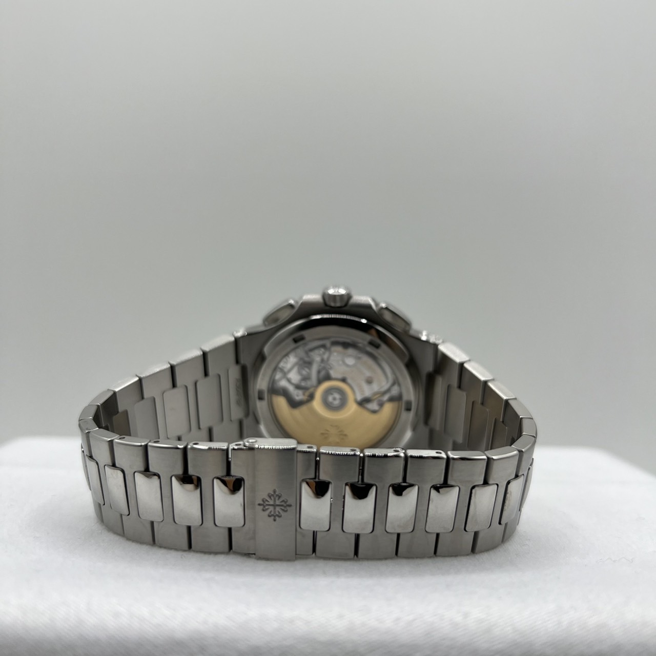 パテックフィリップ　ノーチラス　トラベルタイム クロノグラフ  5990/1A-001 ブラックグラデーション 44mm