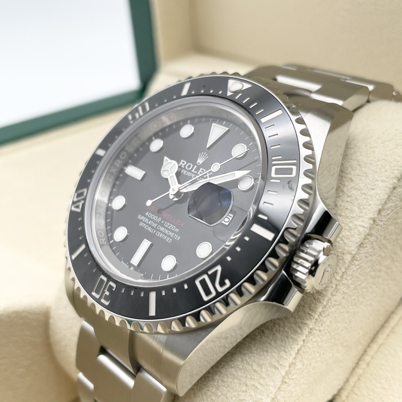 ロレックス シードゥエラー 126600 ブラック オイスターブレスレット 43mm