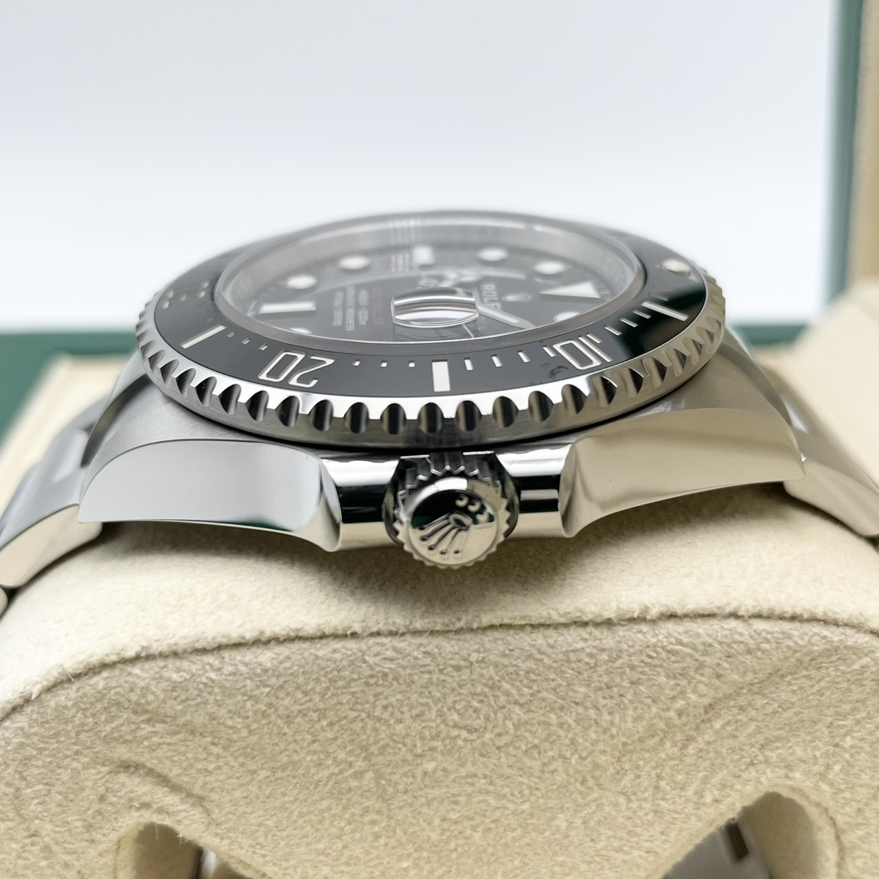 ロレックス シードゥエラー 126600 ブラック オイスターブレスレット 43mm