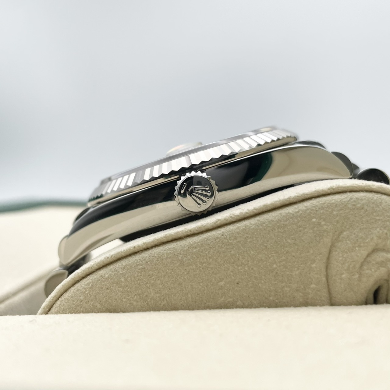 【保証書日付2026年1月！】 ロレックス デイトジャスト 126234NG ホワイトマザーオブパール ジュビリーブレス 36mm