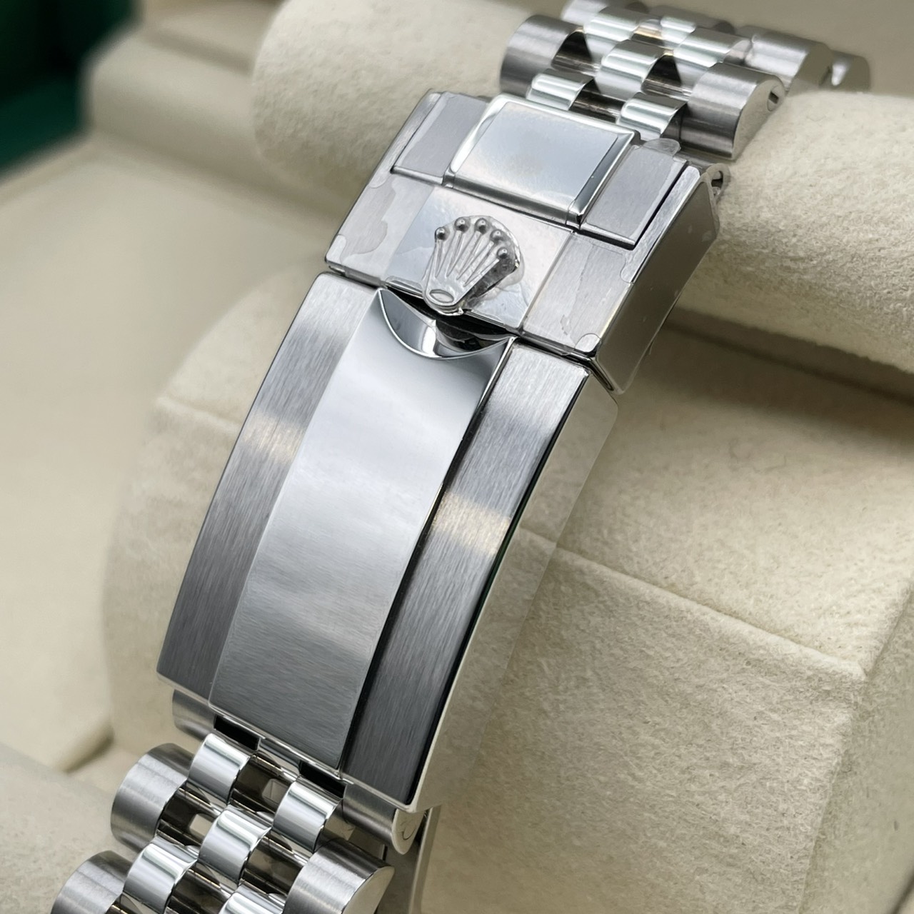 ロレックス GMTマスターII 126710GRNR ブラック ジュビリーブレス 40mm