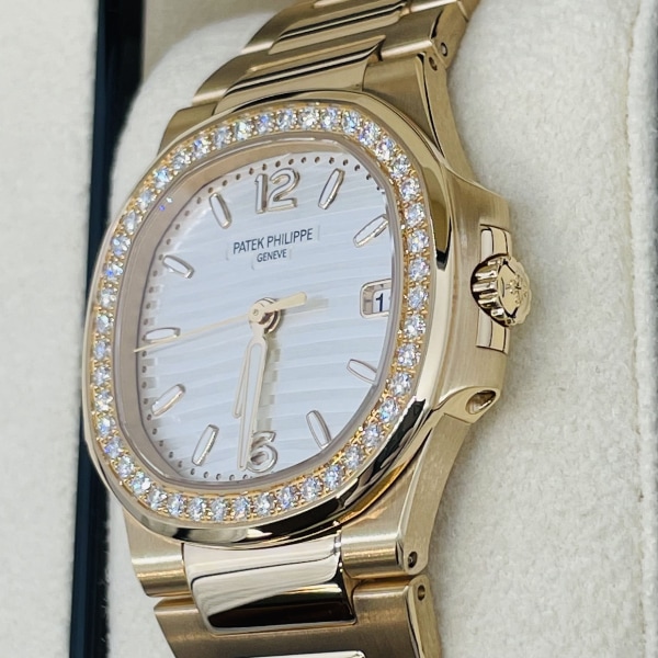 パテックフィリップ ノーチラス 7010/1R-011 2022年ギャラ 新品