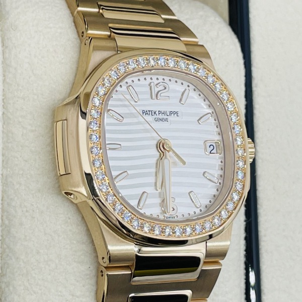パテックフィリップ ノーチラス 7010/1R-011 2022年ギャラ 新品