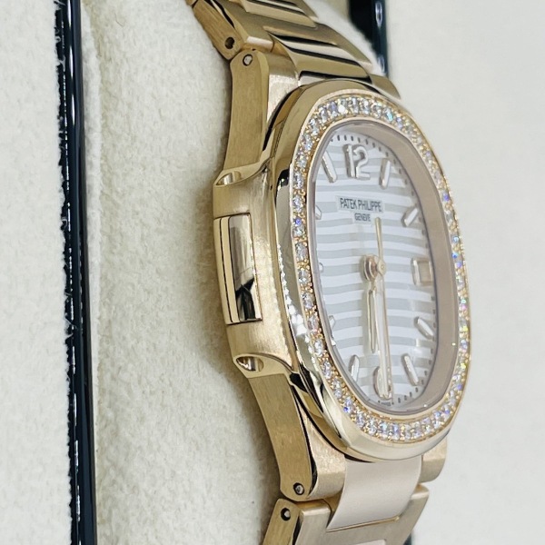 パテックフィリップ ノーチラス 7010/1R-011 2022年ギャラ 新品