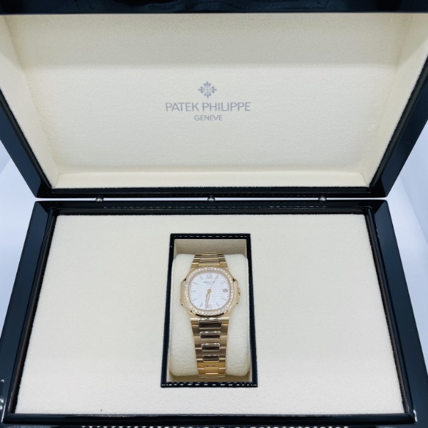 パテックフィリップ ノーチラス 7010/1R-011 2022年ギャラ 新品