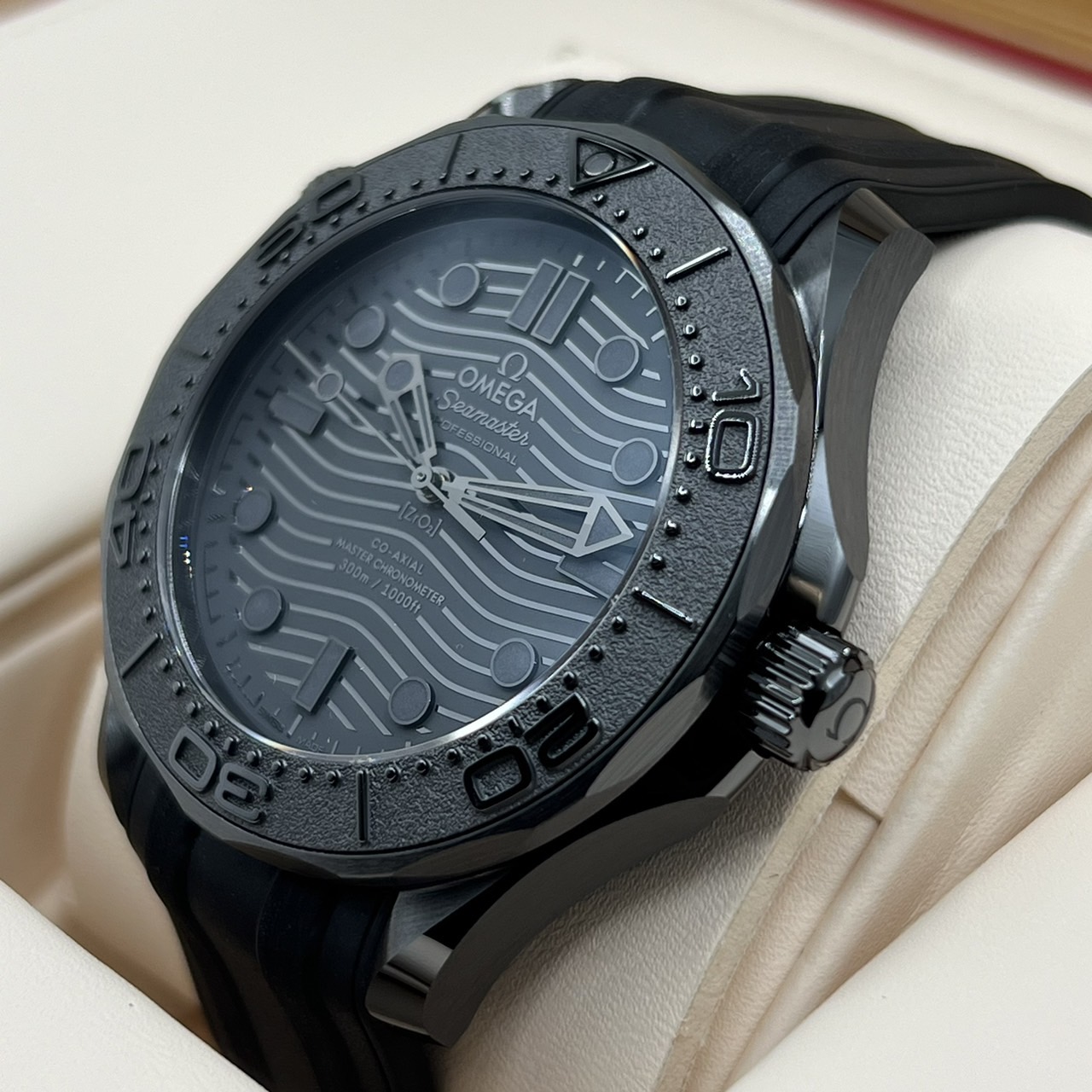 オメガ シーマスター 210.92.44.20.01.003　DIVER 300M ブラック 43.5mm