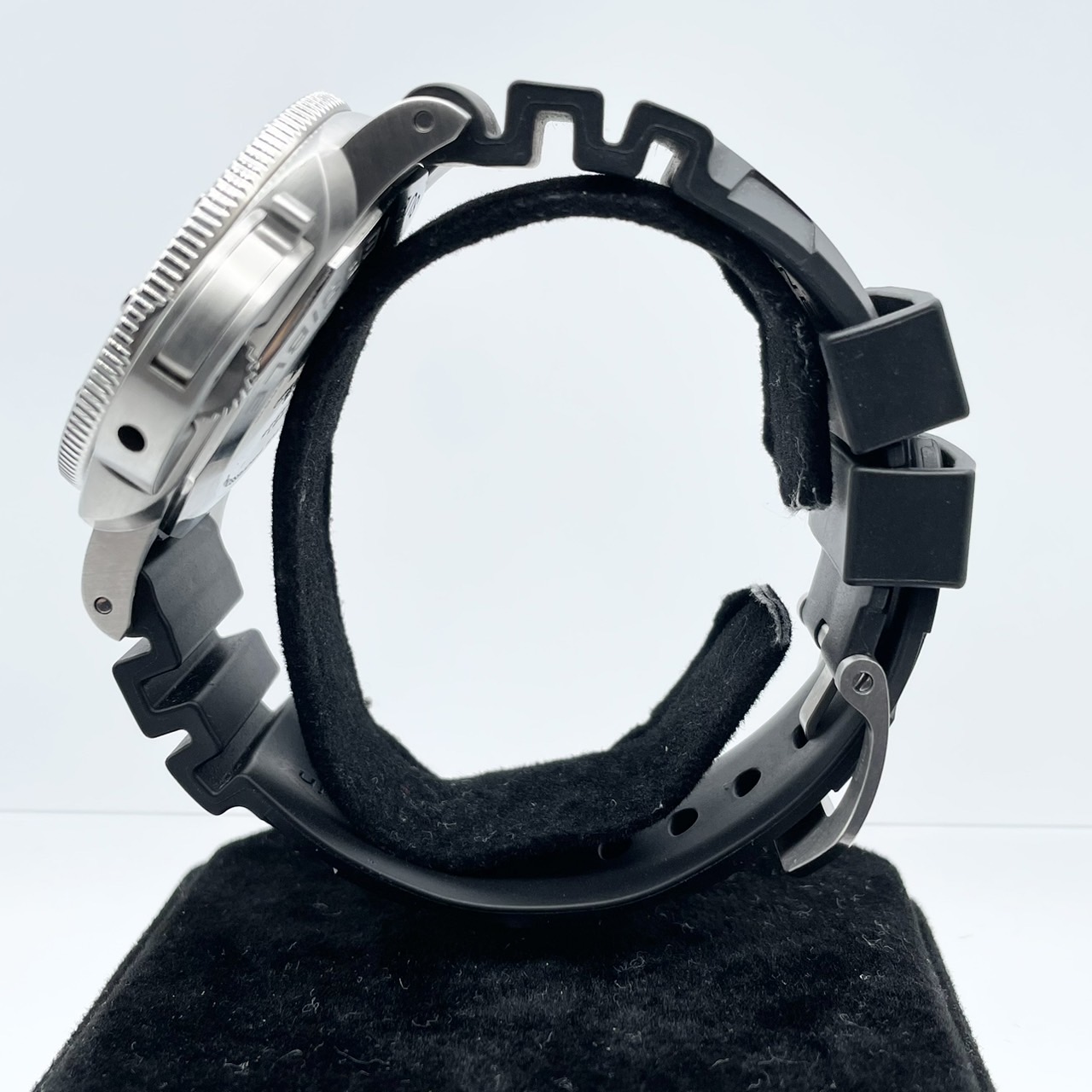 パネライ サブマーシブル PAM02223 ホワイト 42mm