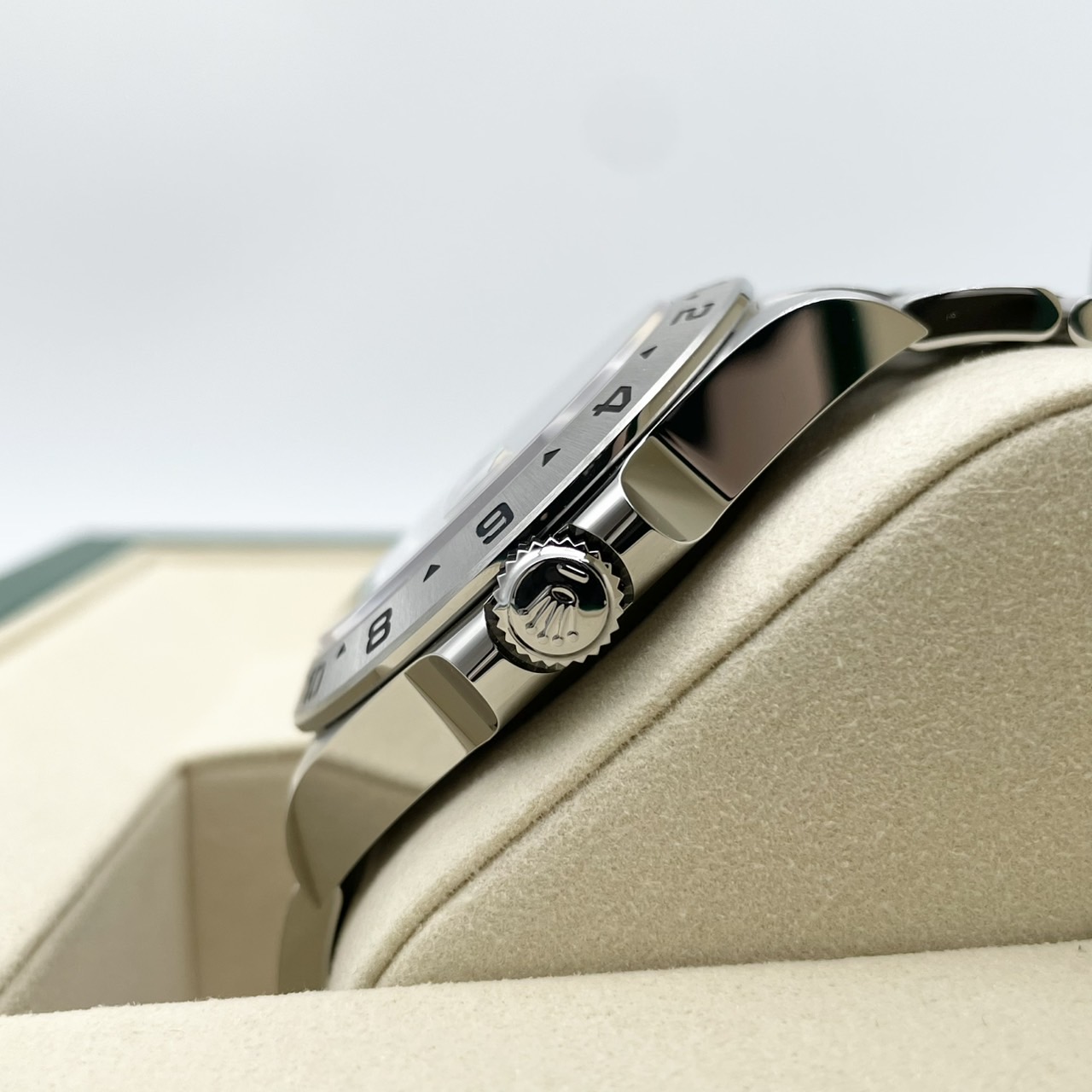 ロレックス エクスプローラーII 226570 ホワイト オイスターブレスレット 42mm