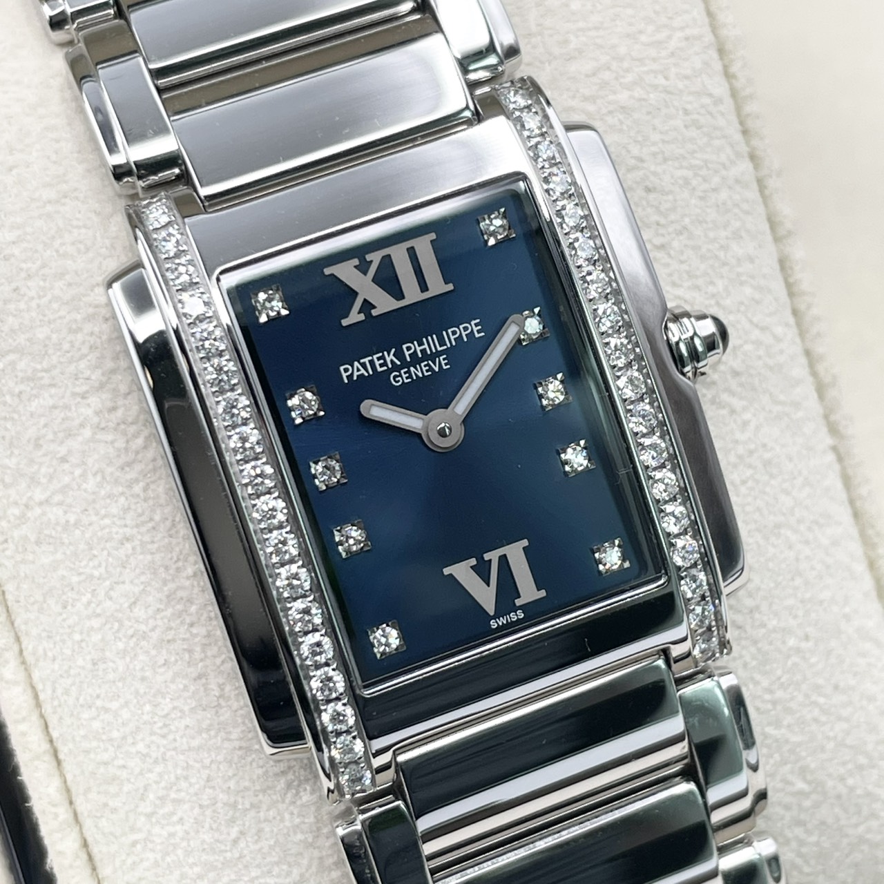 パテックフィリップ TWENTY~4 4910/10A-012 ブルー 25×30mm