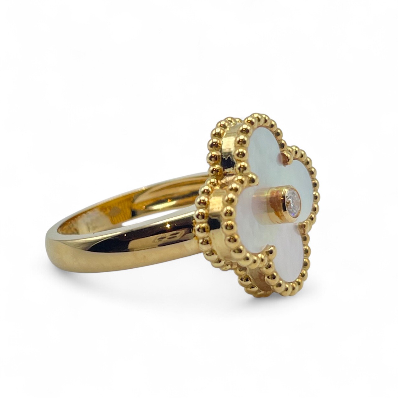 ヴィンテージアルハンブラ　マザーオブパール　イエローゴールド Van Cleef & Arpels ヴァンクリーフ＆アーペル ヴィンテージ