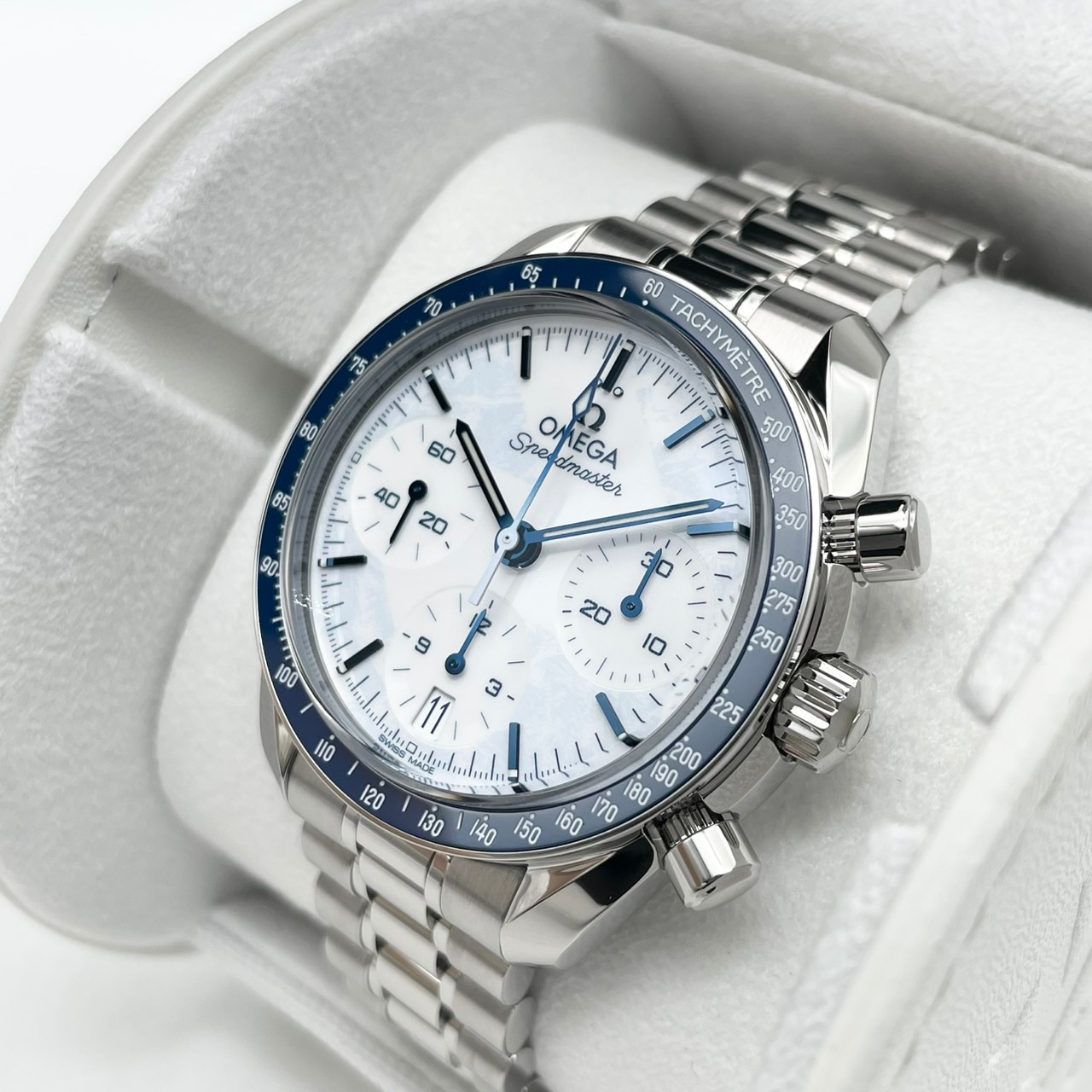 オメガ スピードマスター ミラノ コルティナ202﻿6 522.30.38.50.04.001 ホワイト 38mm