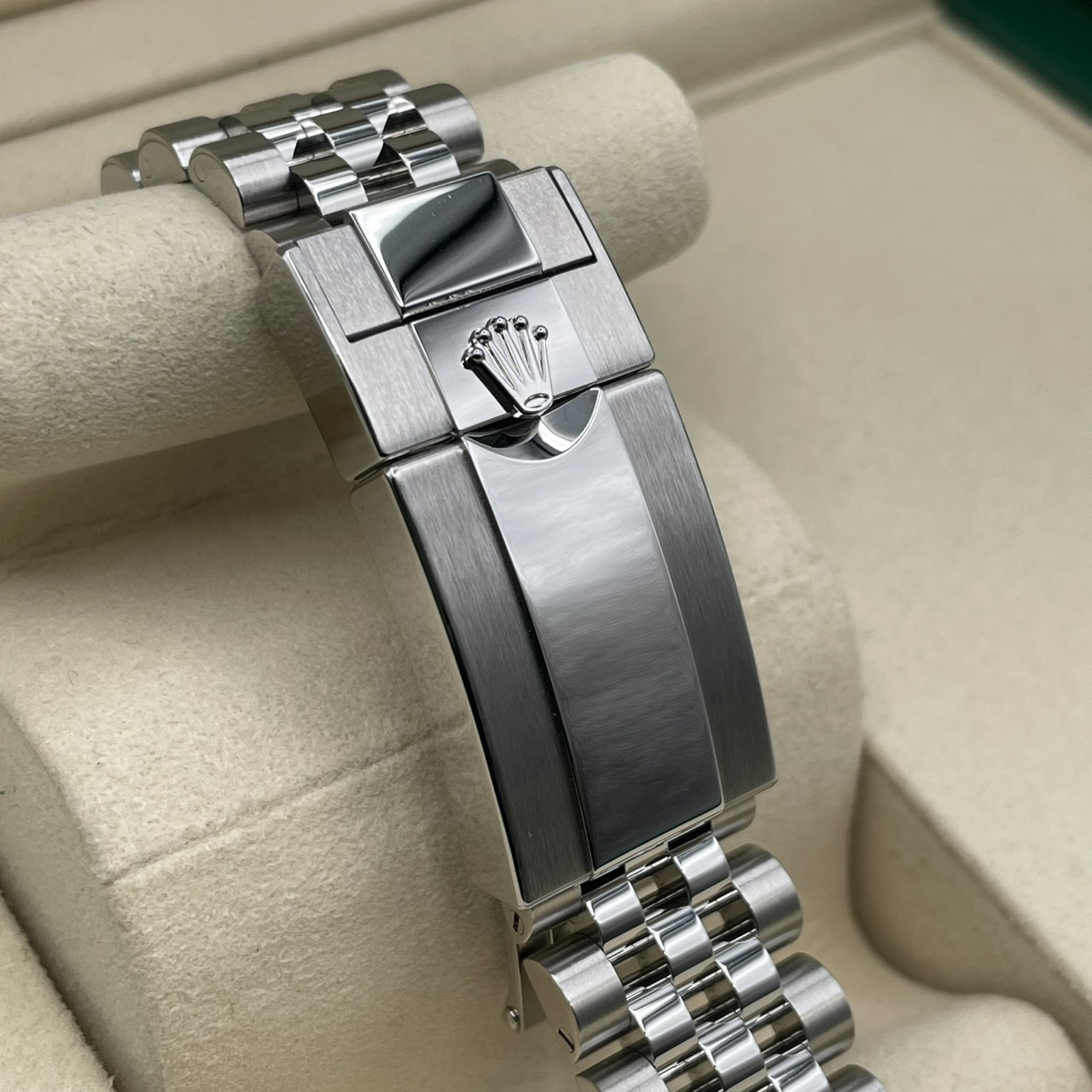 ロレックス GMTマスターII 126710GRNR ブラック ジュビリーブレス 40mm