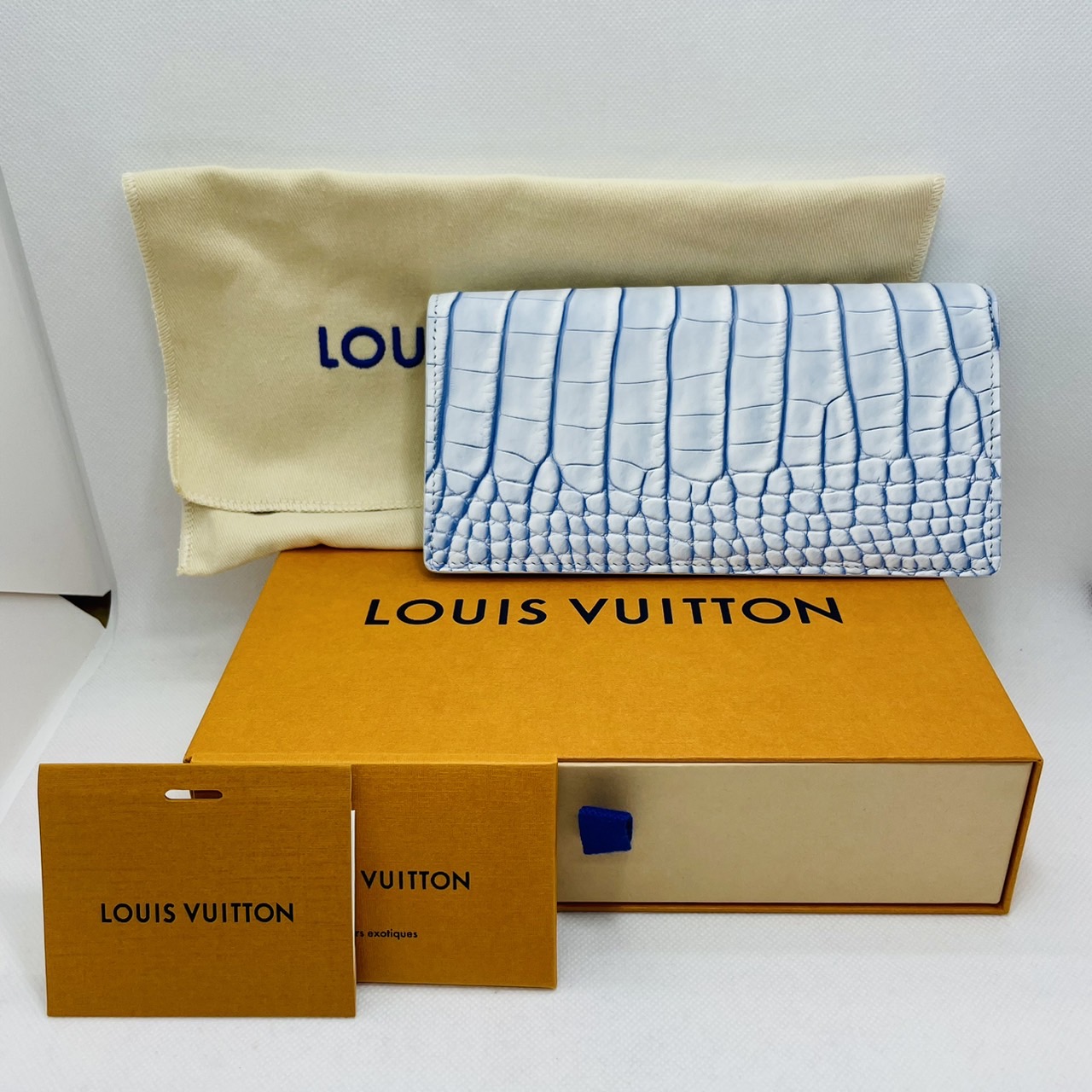 【美品】ルイヴィトン クロコ 折り財布 札入れ 青 折り財布 型押しレザー IC 激レア・超希少品】LOUISVUITTON☆折り畳み財布 (Louis Vuitton