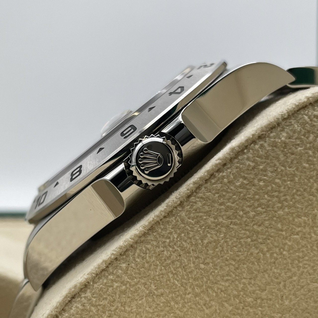 ロレックス エクスプローラーII 226570 ブラック オイスターブレスレット 42mm