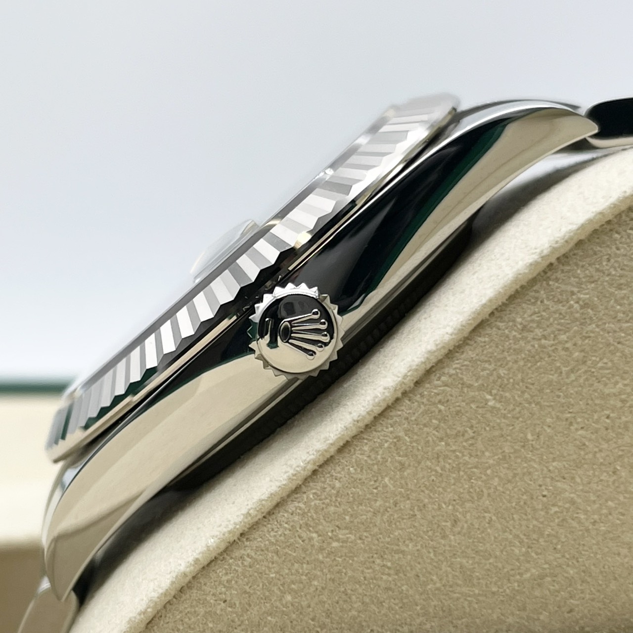 【保証書日付2026年3月！】 ロレックス デイトジャスト 126334 ミントグリーン オイスターブレス 41mm