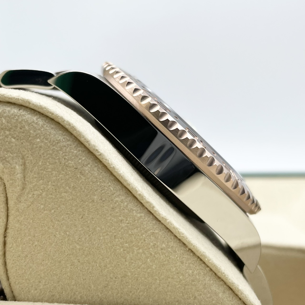 【保証書日付2026年2月！】 ロレックス GMTマスターII 126711CHNR ブラック 40mm