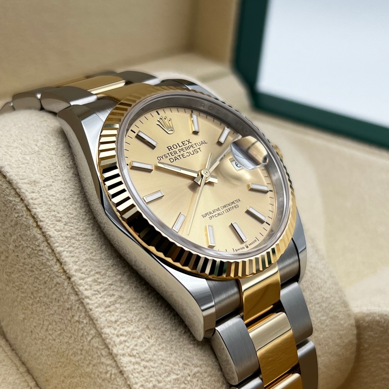 【現金特価】ロレックス デイトジャスト 126233 シャンパン オイスターブレス 36mm