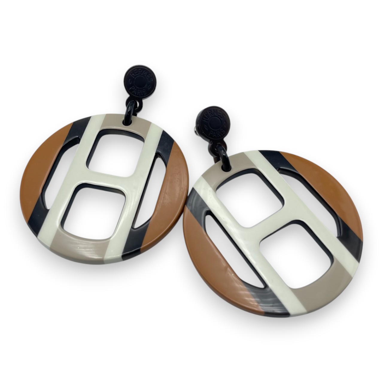 エルメス Hエキップ ピアス サーブル バッファローホーン