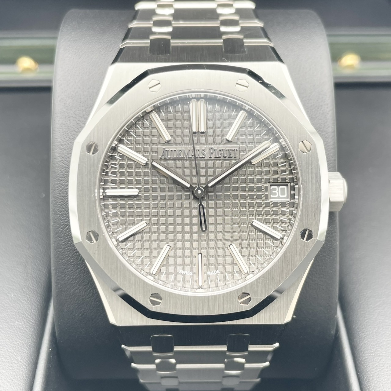 未使用 オーデマピゲ Audemars Piguet 50周年を記念キーホルダー 新品 AUDEMARS PIGUET 50周年 オーデマピゲ ロイヤルオーク