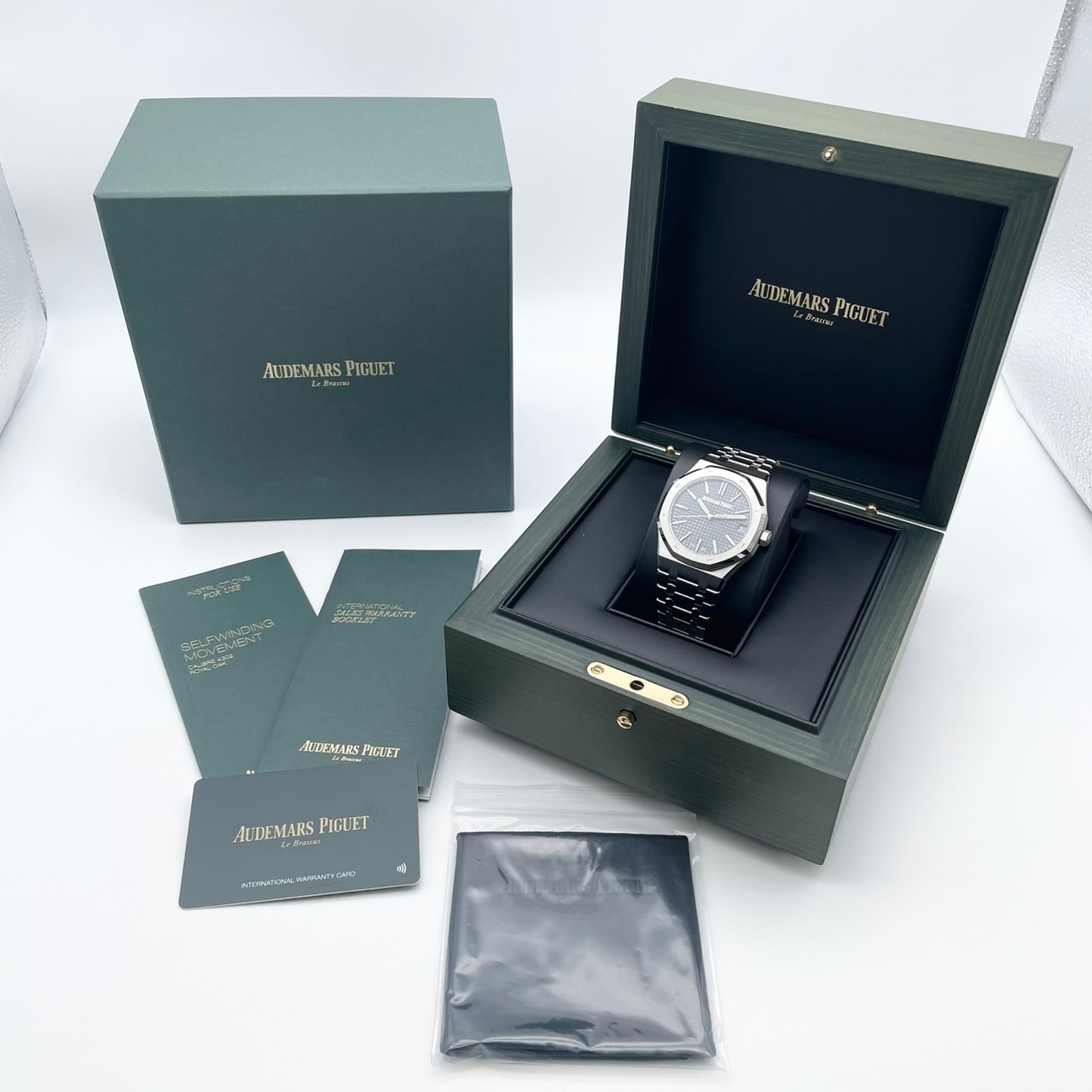 50周年記念ローター搭載モデル！】オーデマピゲ ロイヤルオーク