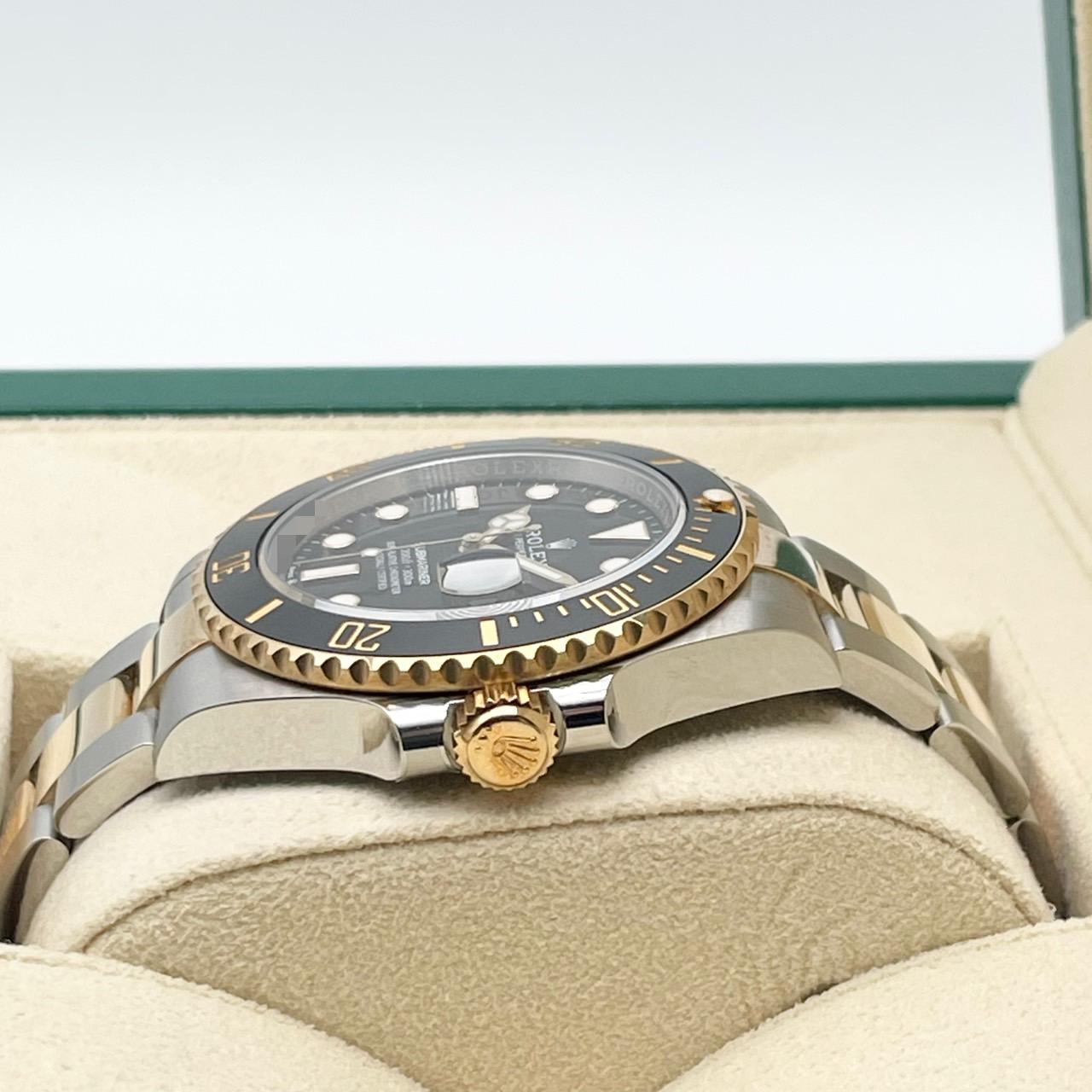 ロレックス サブマリーナ 126613LN オイスターブレスレット ブラック 41mm