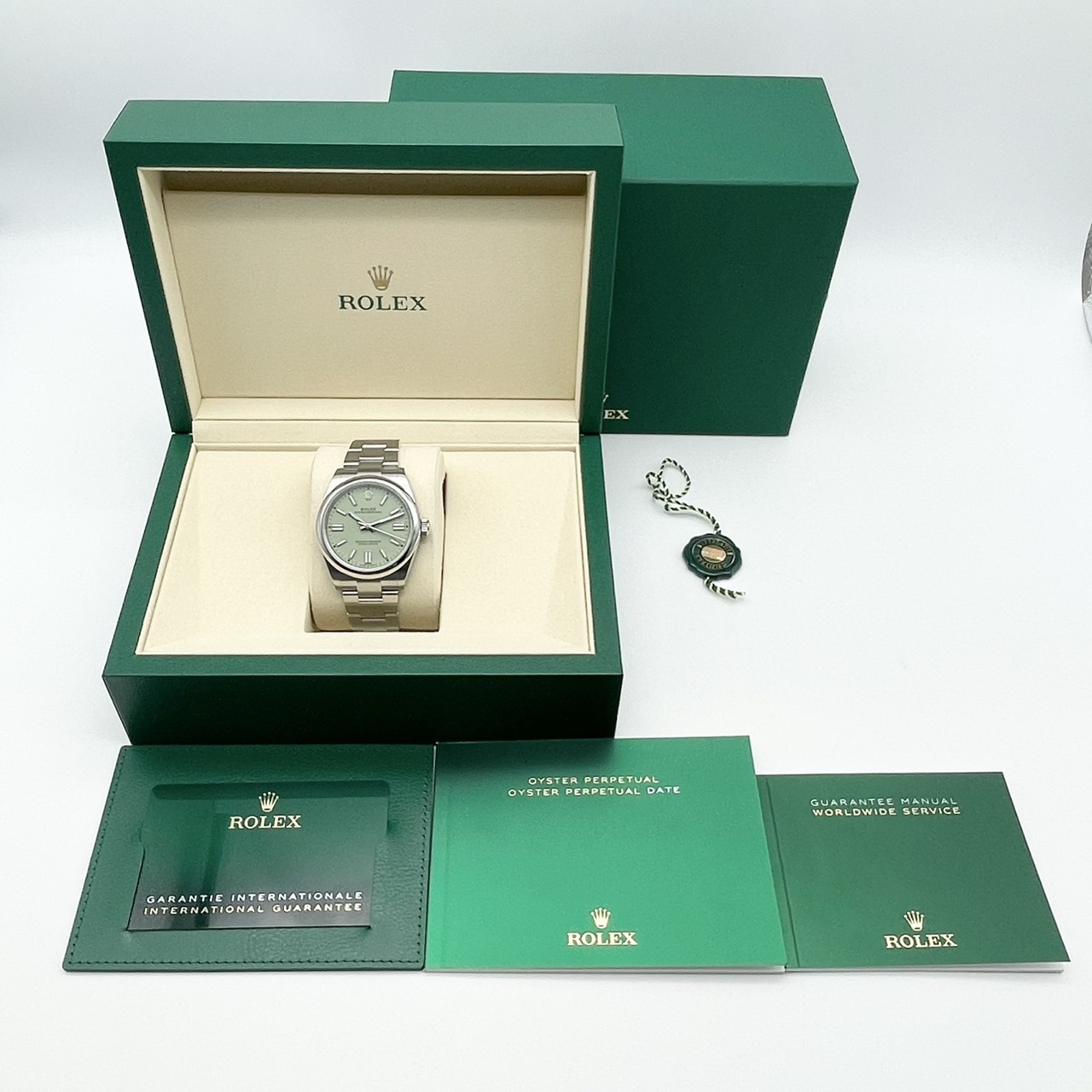 【新作！ 25年10月ギャラ！】ロレックス オイスターパーペチュアル 134300 ピスタチオグリーン 41mm