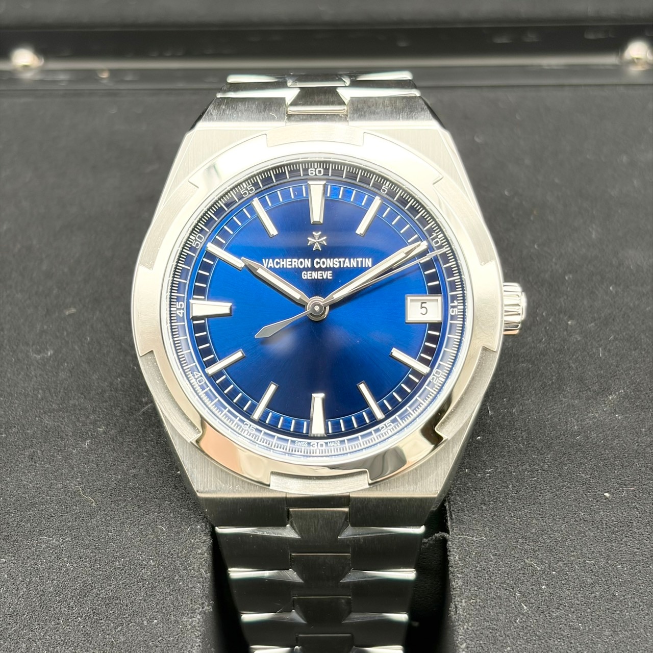 ヴァシュロンコンスタンタン オーヴァーシーズ 4520V/210A-B128 ブルー 41mm