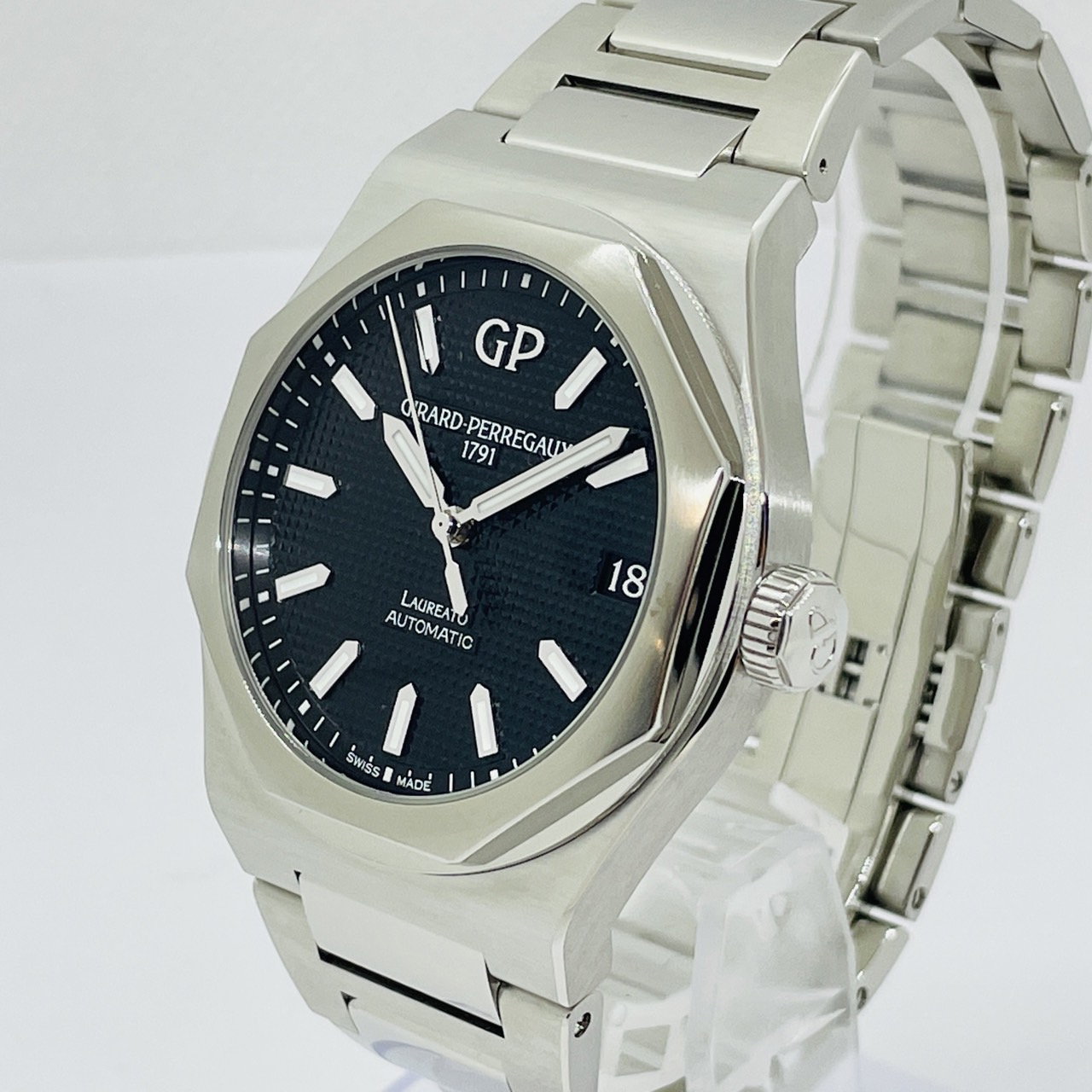 ジラール・ペルゴ　　ロレアート　ブラック　81010-11-634-11A