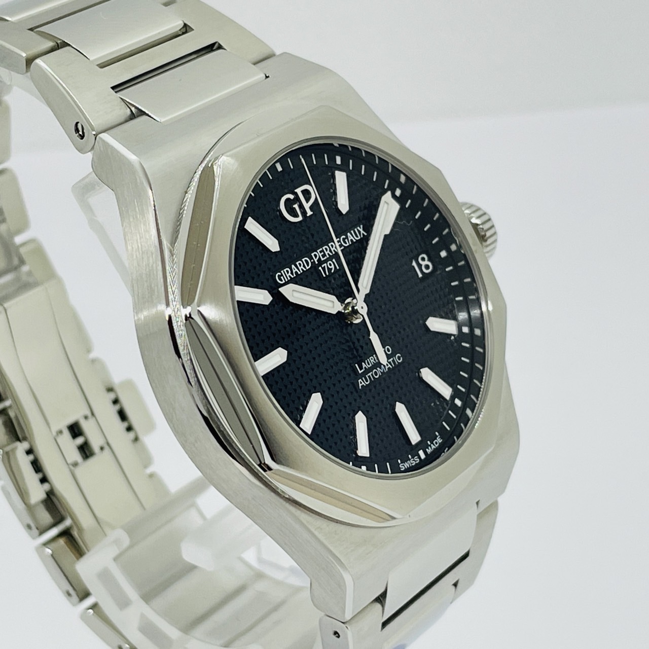 ジラール・ペルゴ　　ロレアート　ブラック　81010-11-634-11A