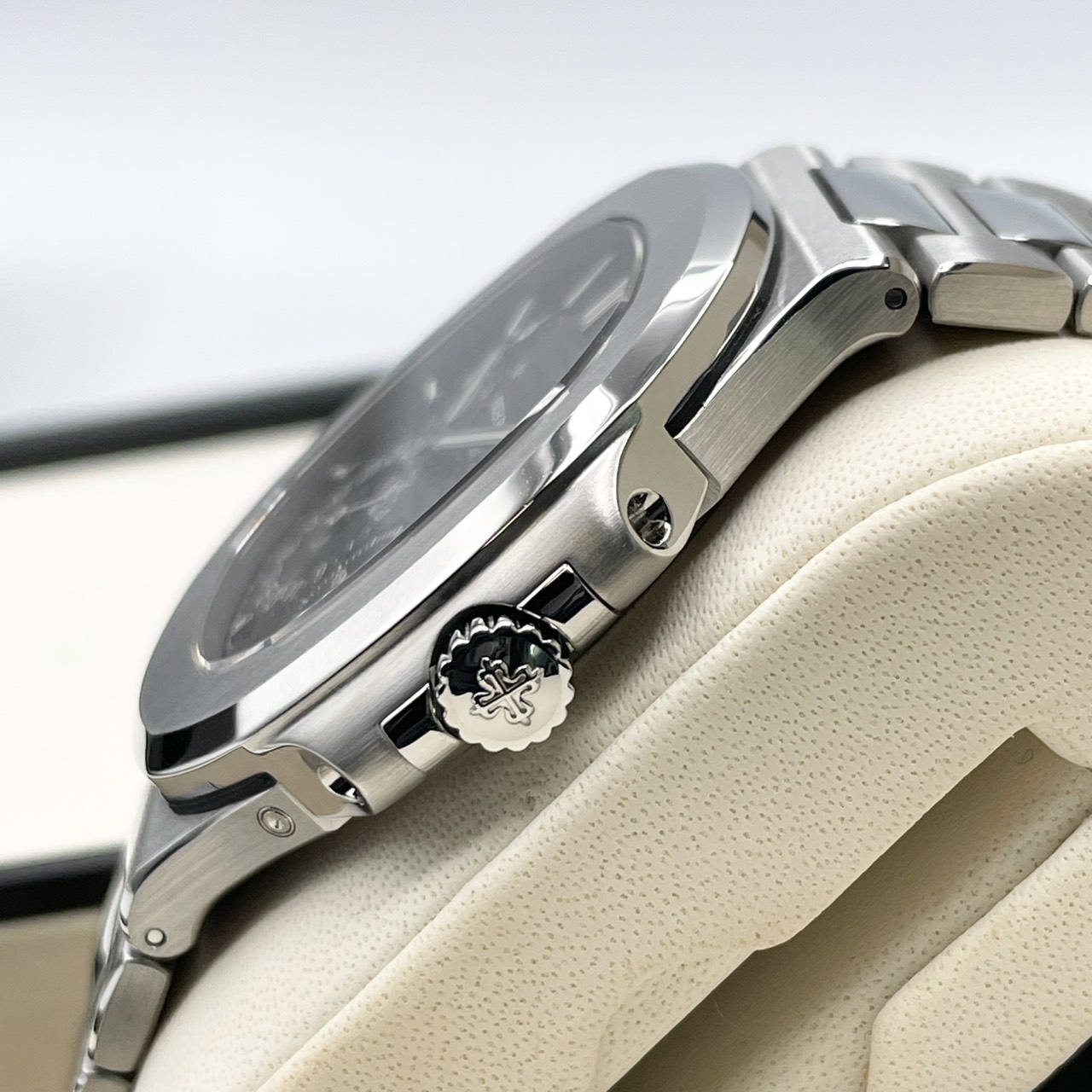 パテックフィリップ ノーチラス 5712/1A-001 ブルー 40mm